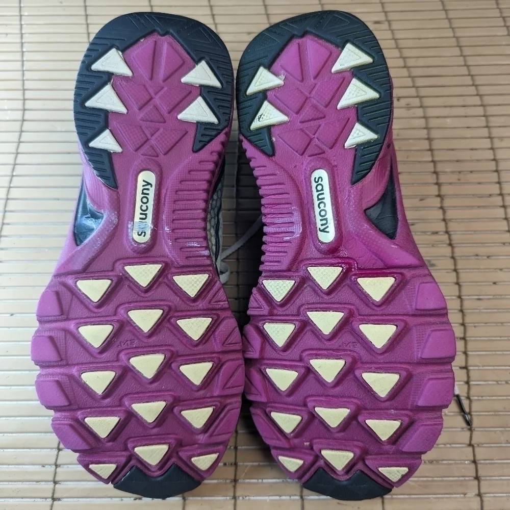 Saucony Kinvara 2  Womens Shoes Sneakers Size 11 White/Pink 10121-1 Athletic